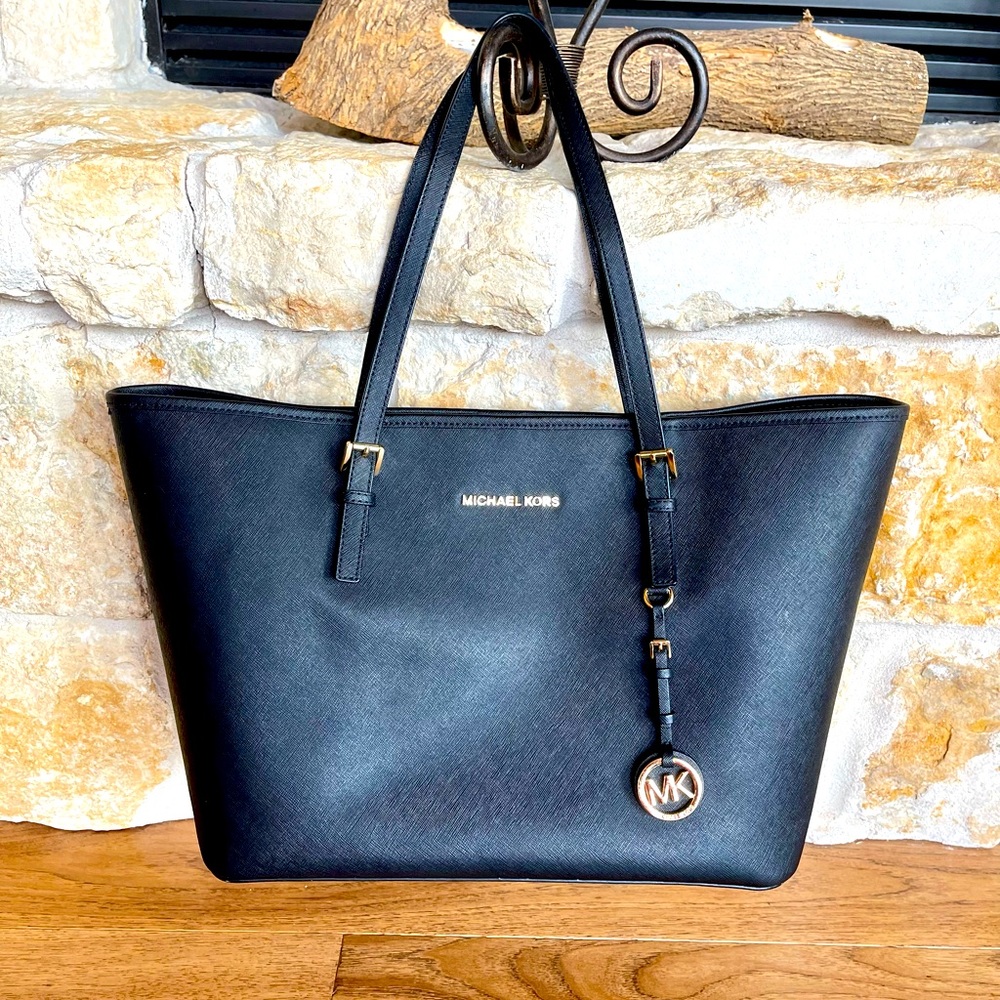 ✨S O L D✨Michael Kors tote bag